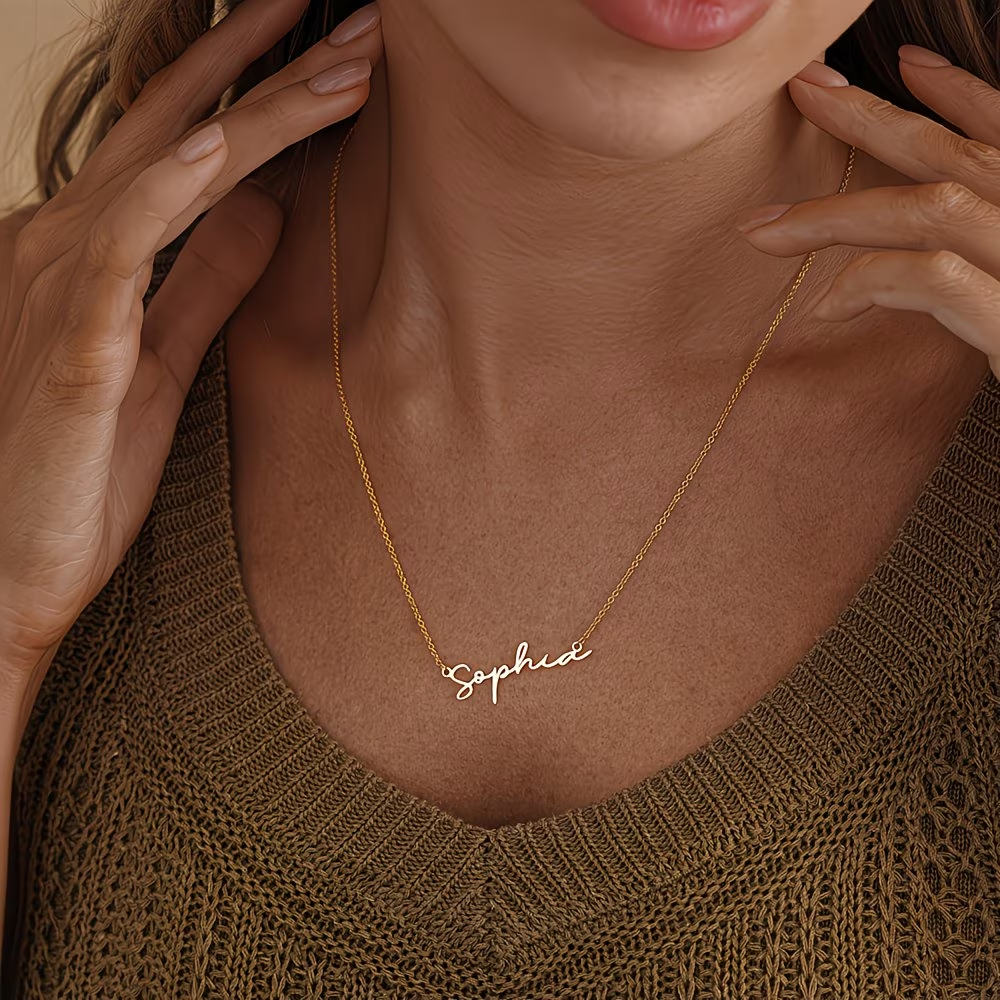 Customized name necklace, artistic letter necklace, fashionable necklace for ladies