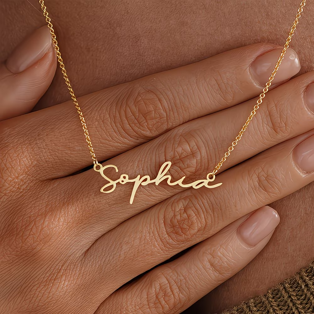 Customized name necklace, artistic letter necklace, fashionable necklace for ladies