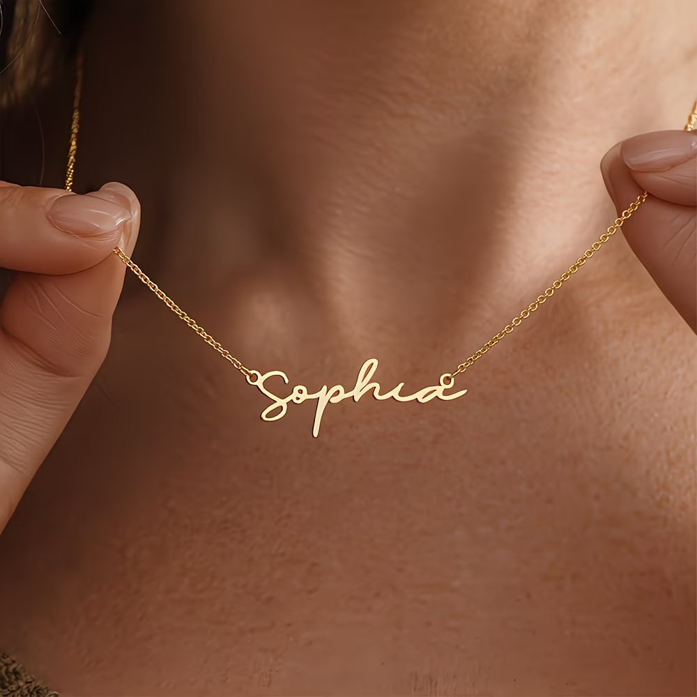 Customized name necklace, artistic letter necklace, fashionable necklace for ladies